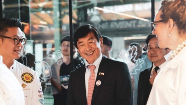 Jego Ekscelencja Ambasador Japonii