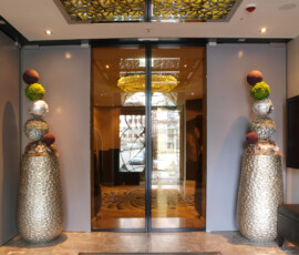 strefa wejścia w hotelu dormakaba