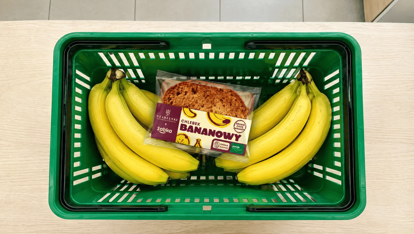 chlebek bananowy żabka