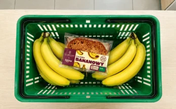 chlebek bananowy żabka