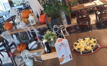 pizza hut halloween the black pizza